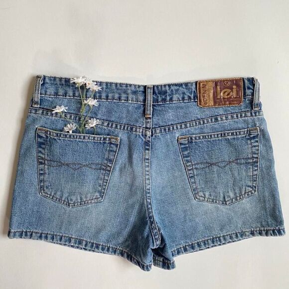 L.e.i. Vintage denim shorts - Picture 2 of 8